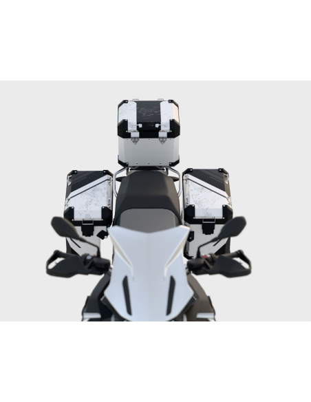 105.01 White Phoenix Indiv WHT BLK